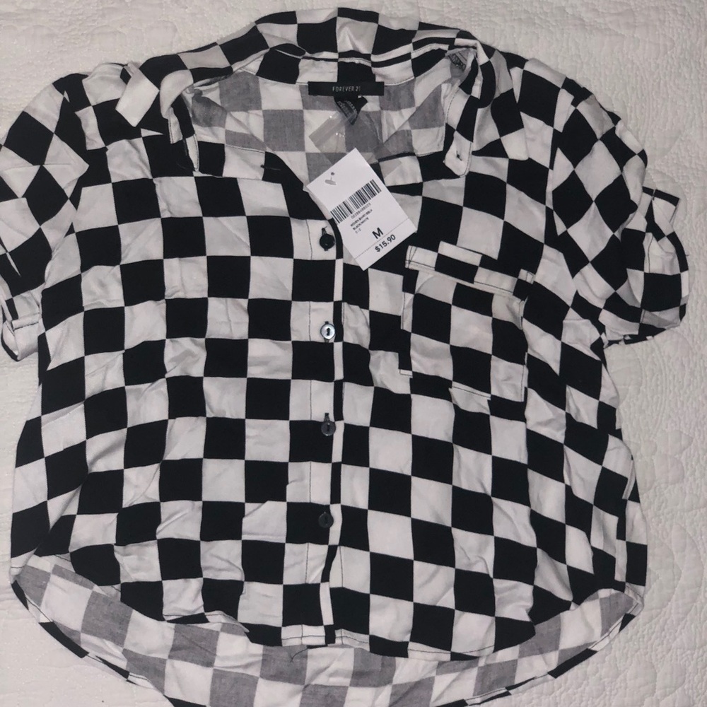 A crop top shirt from forever 21